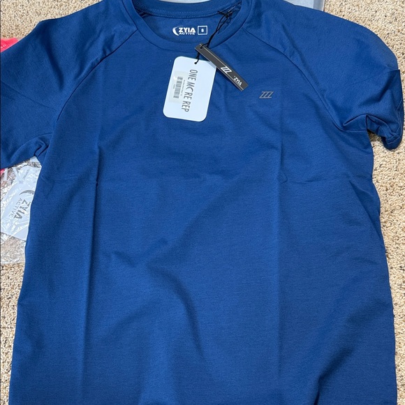 ZYIA Men’s Navy Athletic Swoop Tee NWTB 7536 - Picture 1 of 5